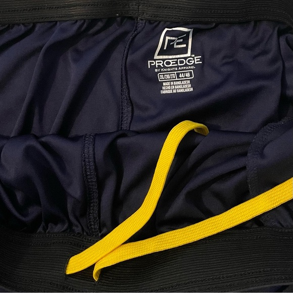 🦋2 for $25- ProEdge Michigan Wolverines Men’s Basketball Shorts Size 2XL - Picture 5 of 5